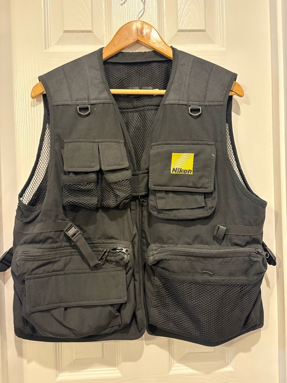Vintage Nikon Professional Photographer Utility Vest Black Pocket Size L